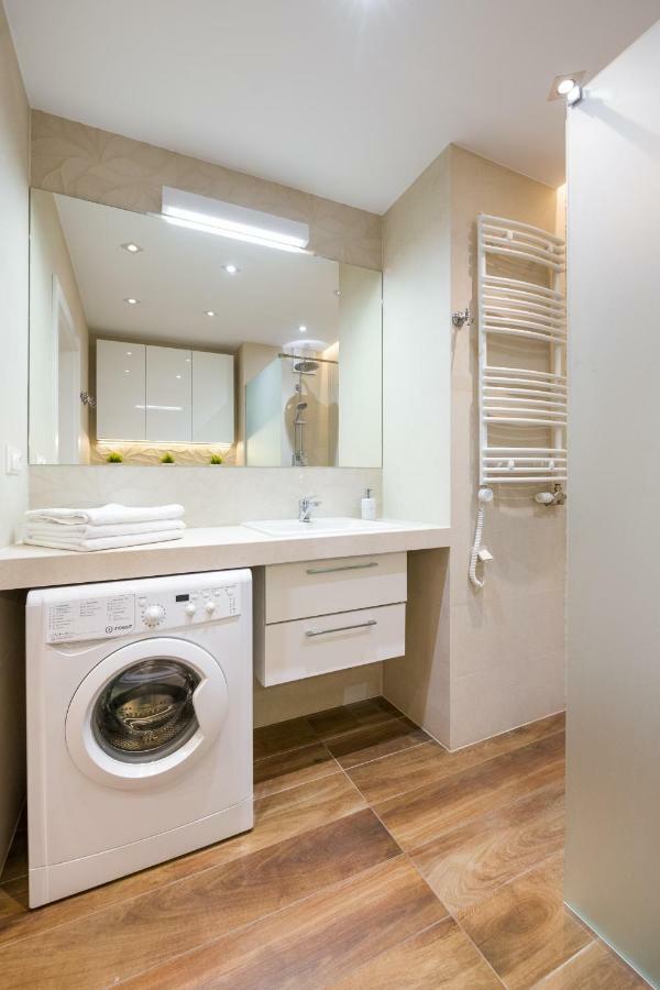 Orange, Modern Apartment In The City Centre クラクフ エクステリア 写真